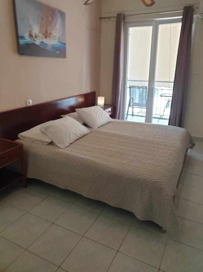 Ballas Apartments Agia Efimia Ngoại thất bức ảnh