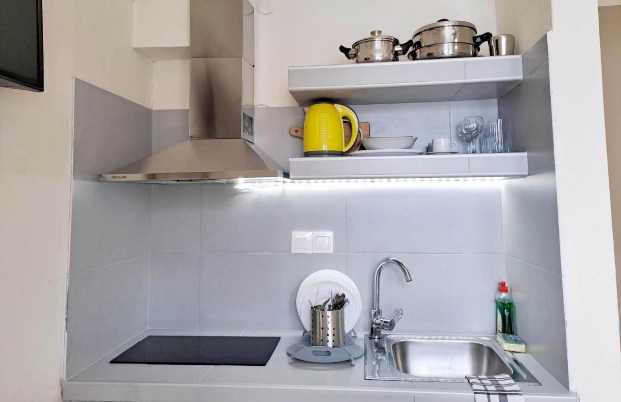 Ballas Apartments Agia Efimia Ngoại thất bức ảnh