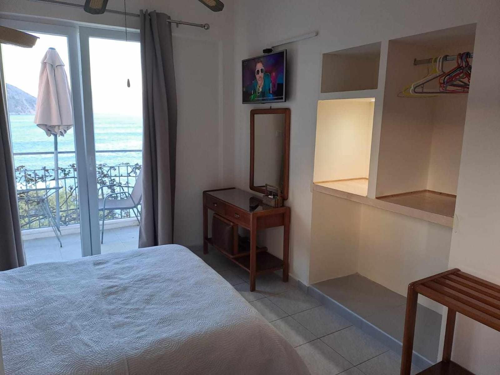 Ballas Apartments Agia Efimia Ngoại thất bức ảnh