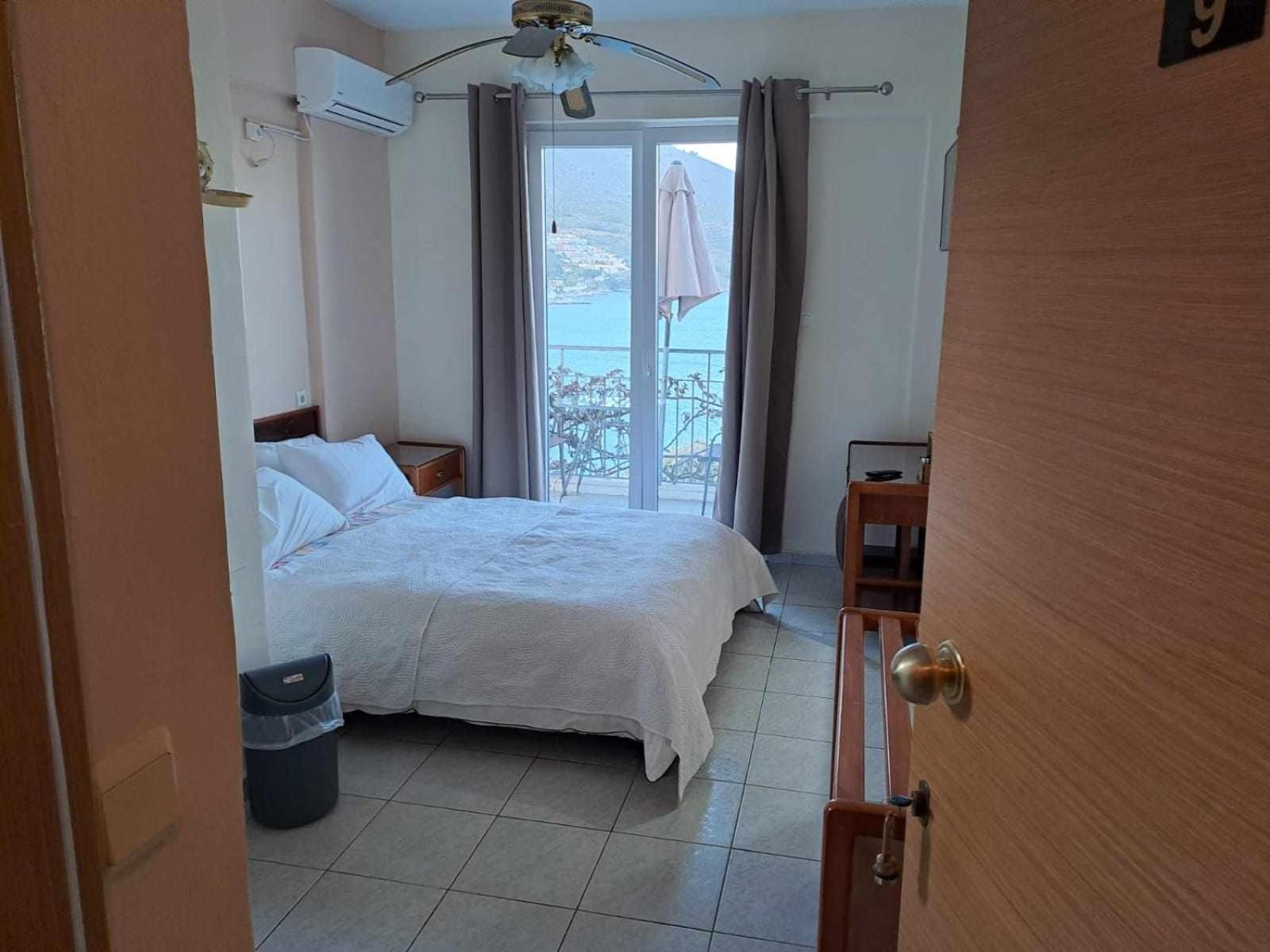 Ballas Apartments Agia Efimia Ngoại thất bức ảnh