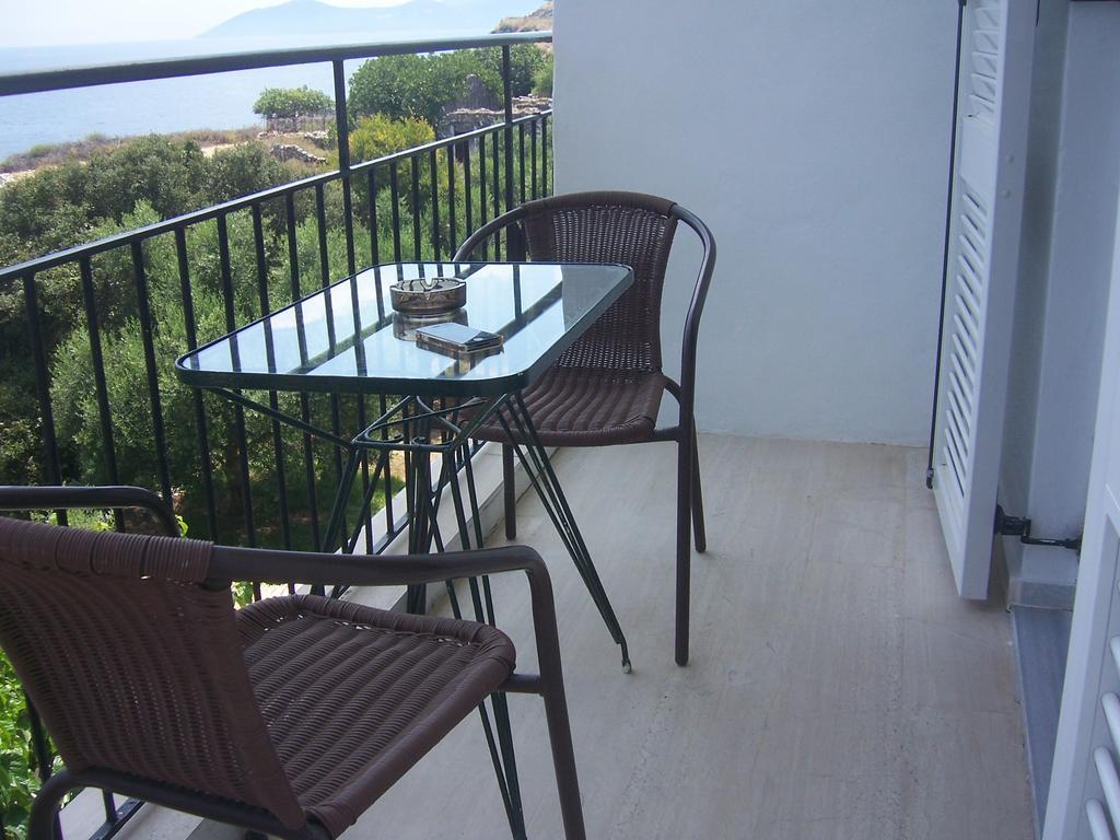 Ballas Apartments Agia Efimia Phòng bức ảnh